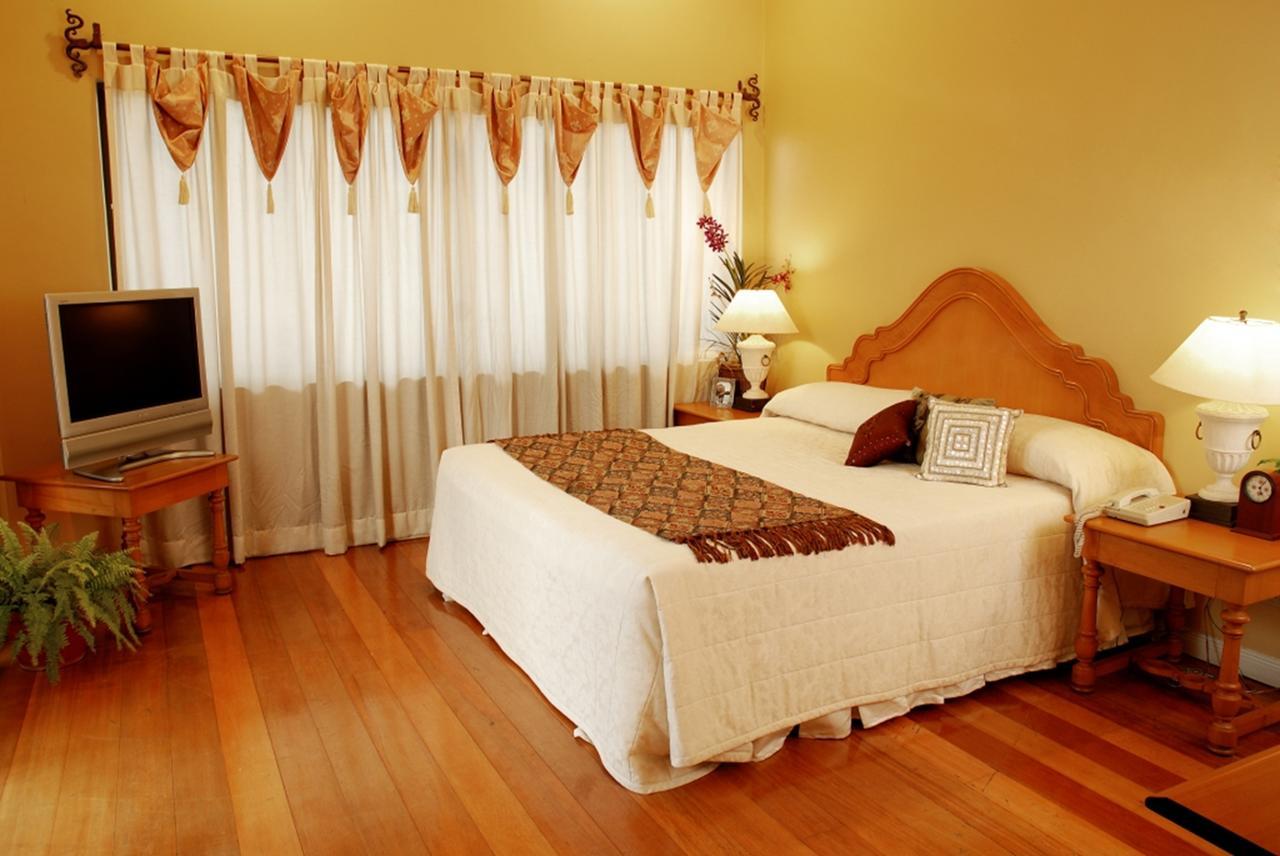 Sophia Suites Residence Hotel Cebu ภายนอก รูปภาพ