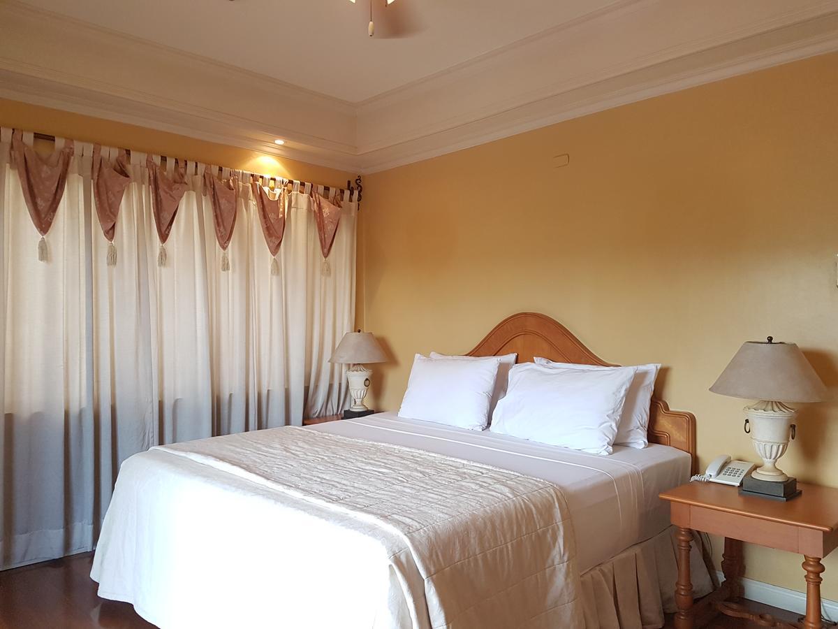 Sophia Suites Residence Hotel Cebu ภายนอก รูปภาพ